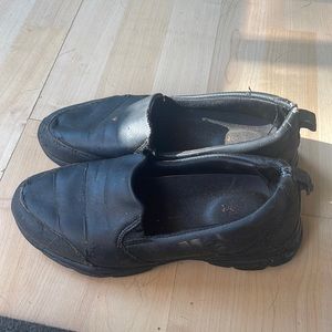 black non slip shoes
